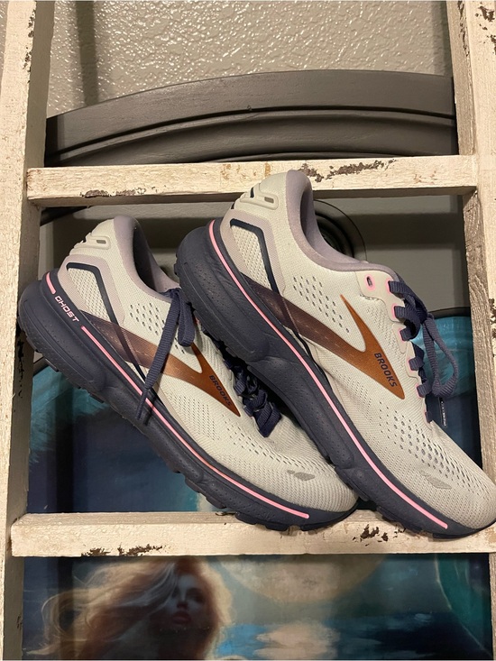 Brooks Shoes - Brooks Women's Running Sneakers - Light Gray, Navy & Rose